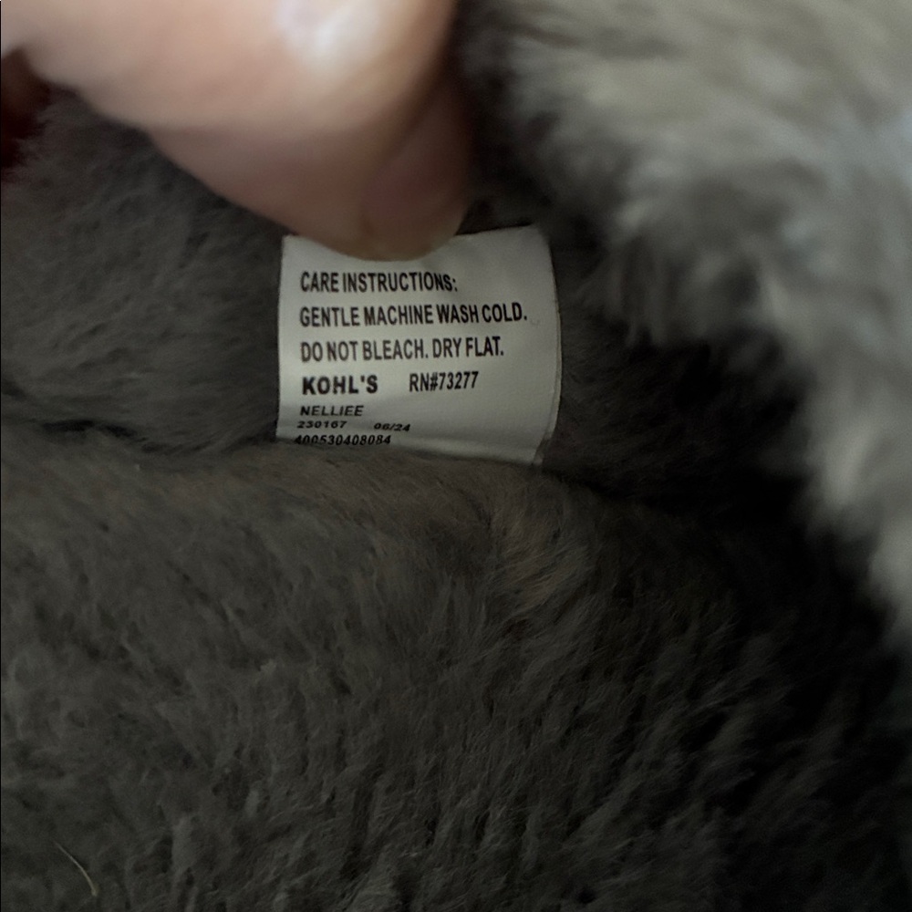 Kohl's Soft Gray Slippers - Picture 4 of 7